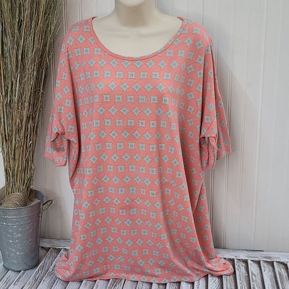 Lularoe hi/lo - Picture 1 of 6